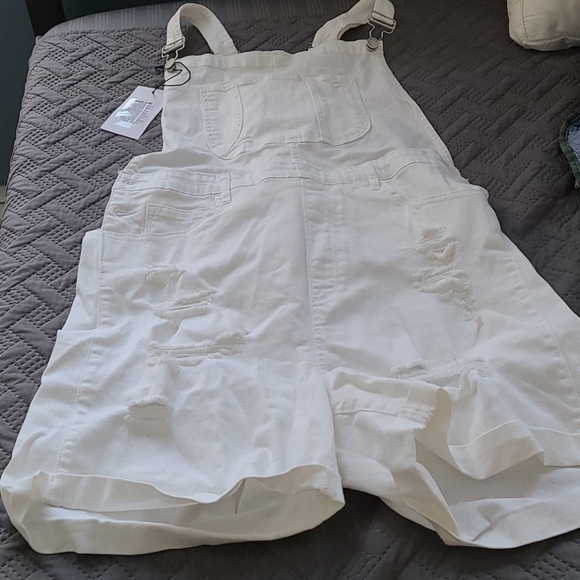 Overall - Picture 3 of 3